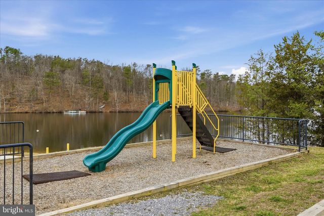 504 SLEIGH DR, Cross Junction, VA 22625