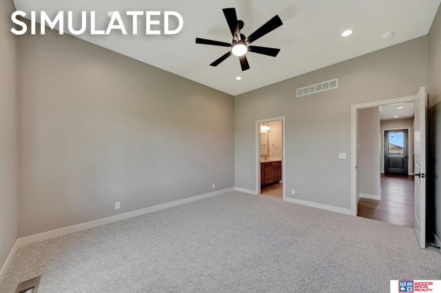 10521 Majestic Lane, Lincoln, NE 68527