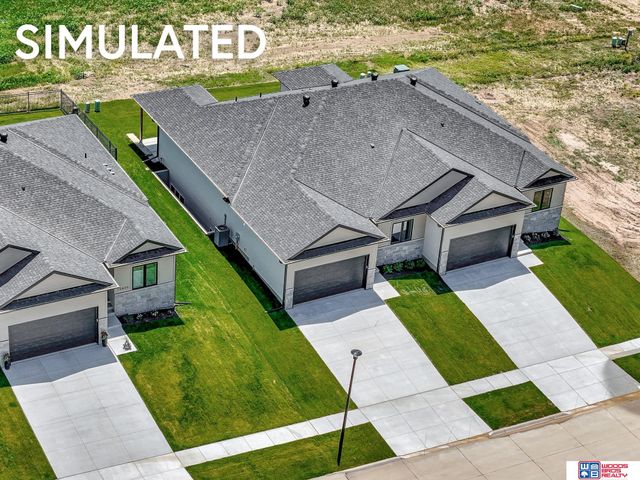 10521 Majestic Lane, Lincoln, NE 68527