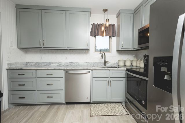 15 Golden Leaf Drive, Marion, NC 28752