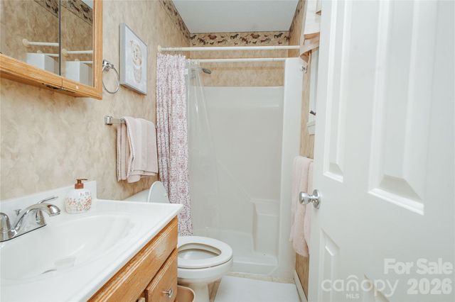 15 Golden Leaf Drive, Marion, NC 28752