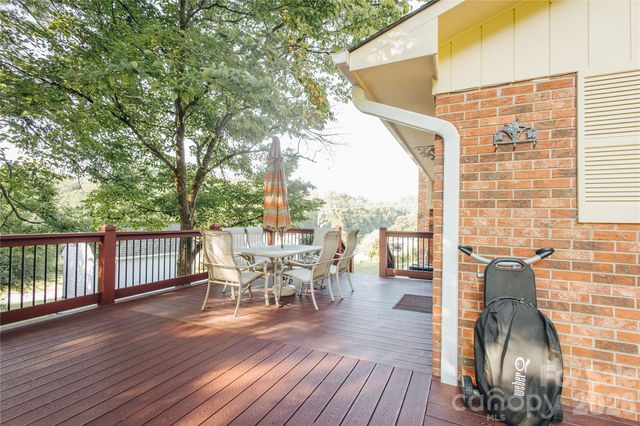 15 Golden Leaf Drive, Marion, NC 28752