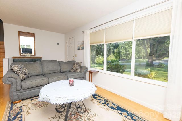 15 Golden Leaf Drive, Marion, NC 28752