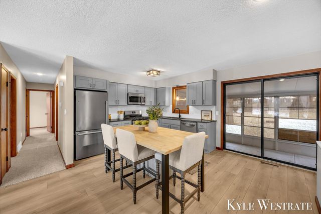 3425 Cascade Road Se, Grand Rapids Twp, MI 49546