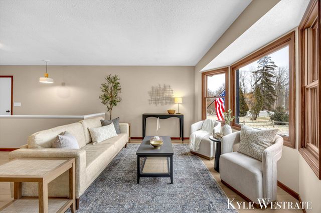 3425 Cascade Road Se, Grand Rapids Twp, MI 49546