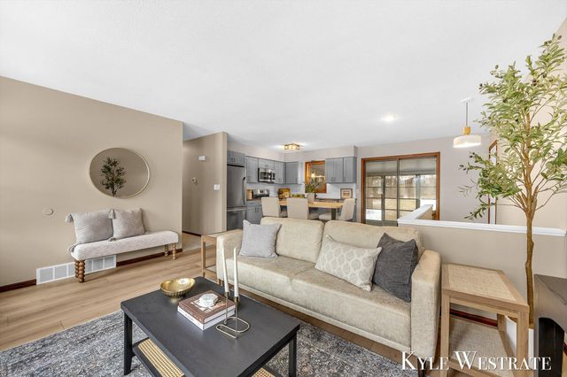 3425 Cascade Road Se, Grand Rapids Twp, MI 49546