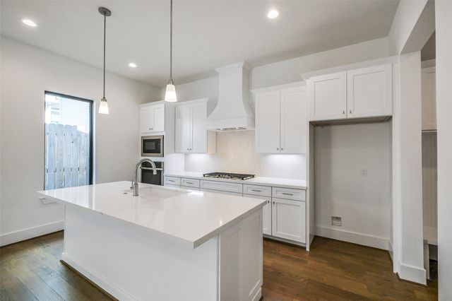 3520 Harvest Dance Drive, Houston, TX 77008