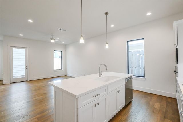 3520 Harvest Dance Drive, Houston, TX 77008