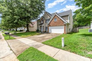2823 Oakdale Pasture Drive, Charlotte, NC 28216