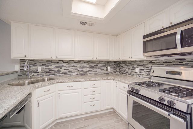 2515 Oak Hill Drive, Missouri City, TX 77459