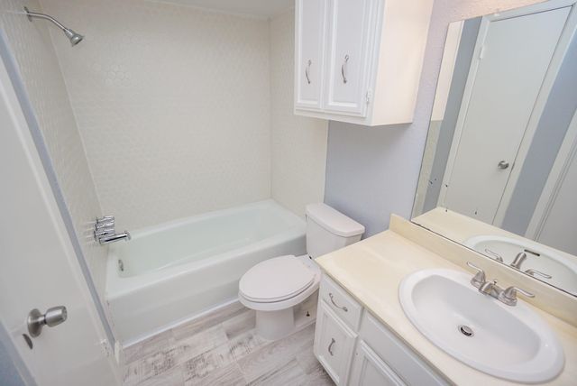 2515 Oak Hill Drive, Missouri City, TX 77459