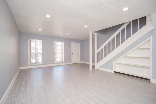 2515 Oak Hill Drive, Missouri City, TX 77459