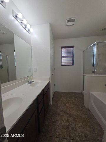 3828 S VINEYARD Avenue, Gilbert, AZ 85297