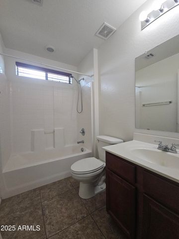 3828 S VINEYARD Avenue, Gilbert, AZ 85297