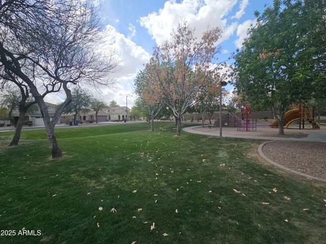 3828 S VINEYARD Avenue, Gilbert, AZ 85297