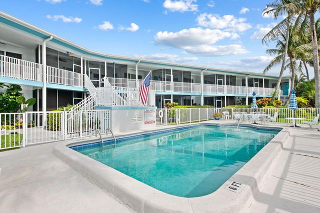 2748 NE 28th Avenue 20, Lighthouse Point, FL 33064