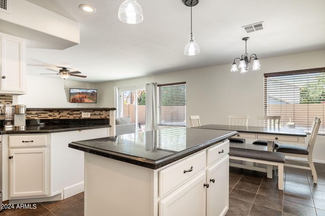 7515 E LAGUNA AZUL Avenue, Mesa, AZ 85209