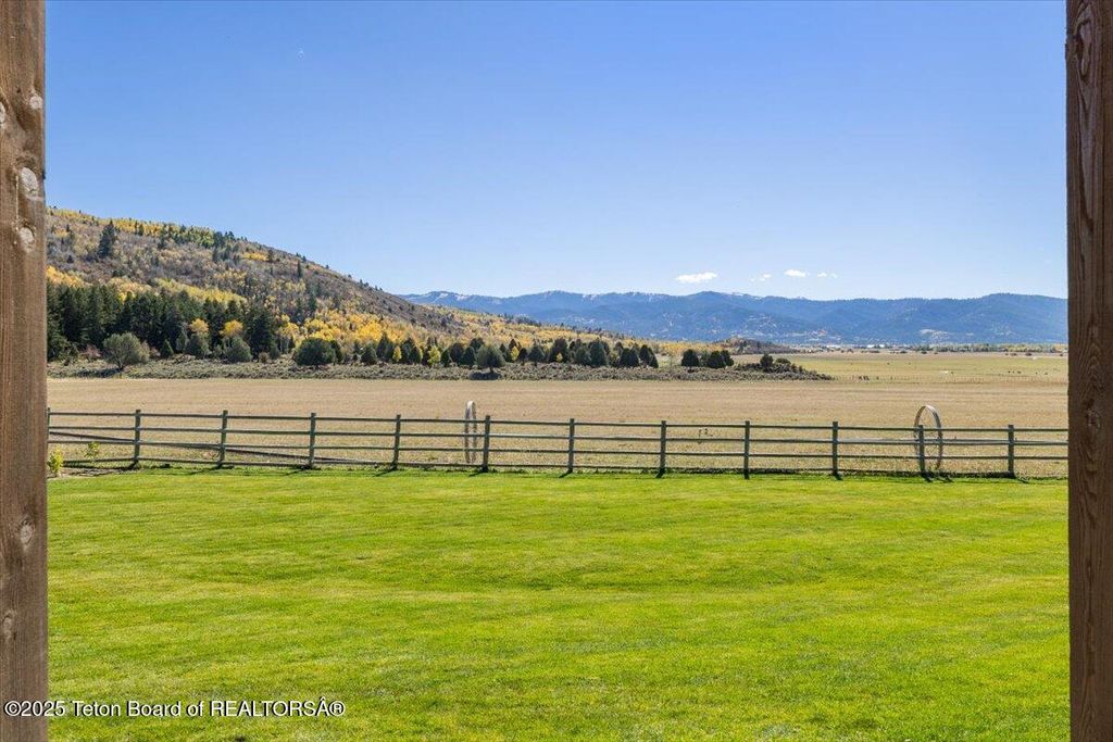 6503 BLACK SWAN Circle, Victor, ID 83455 photo 10