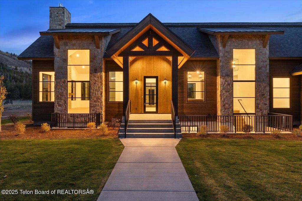 6503 BLACK SWAN Circle, Victor, ID 83455 photo 3