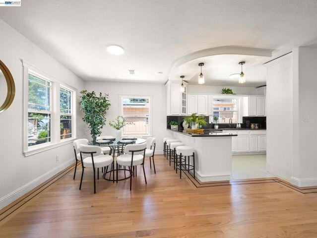 7974 Hillmont Drive, Oakland, CA 94605