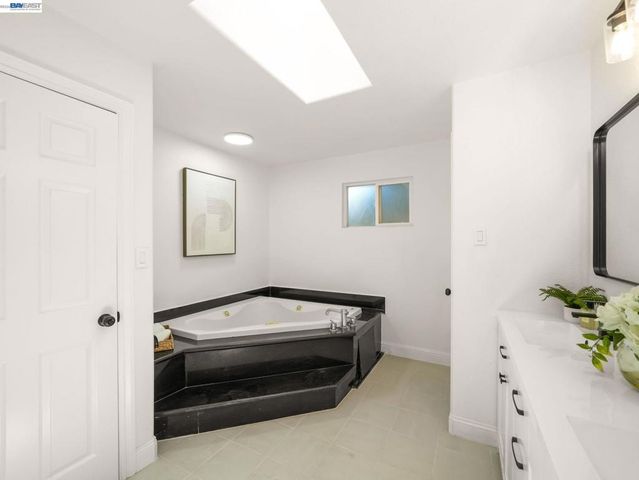 7974 Hillmont Drive, Oakland, CA 94605