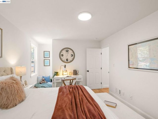 7974 Hillmont Drive, Oakland, CA 94605