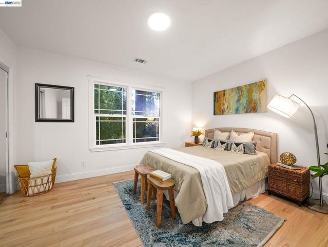 7974 Hillmont Drive, Oakland, CA 94605