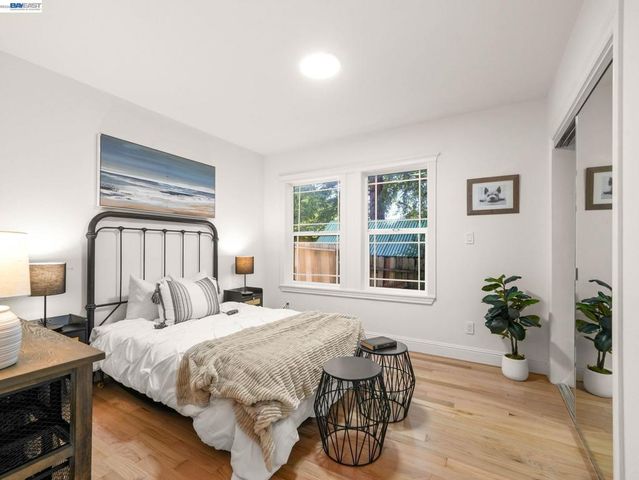 7974 Hillmont Drive, Oakland, CA 94605