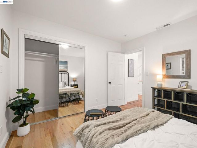 7974 Hillmont Drive, Oakland, CA 94605