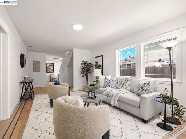 7974 Hillmont Drive, Oakland, CA 94605