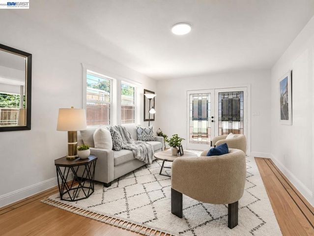 7974 Hillmont Drive, Oakland, CA 94605