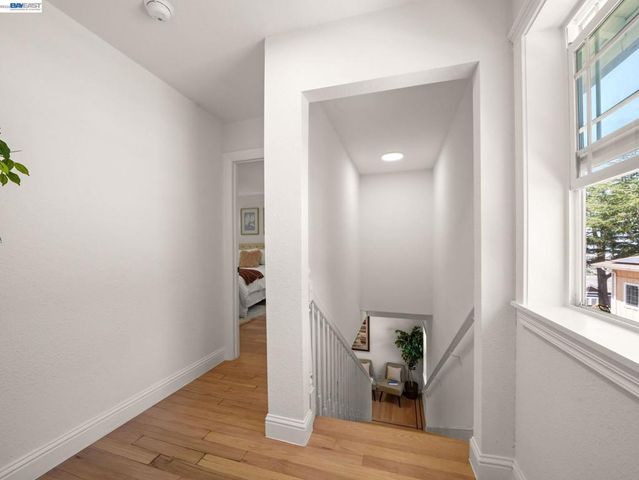 7974 Hillmont Drive, Oakland, CA 94605