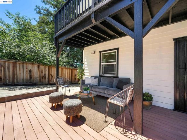 7974 Hillmont Drive, Oakland, CA 94605