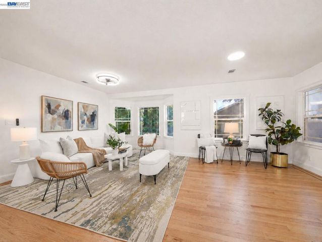 7974 Hillmont Drive, Oakland, CA 94605