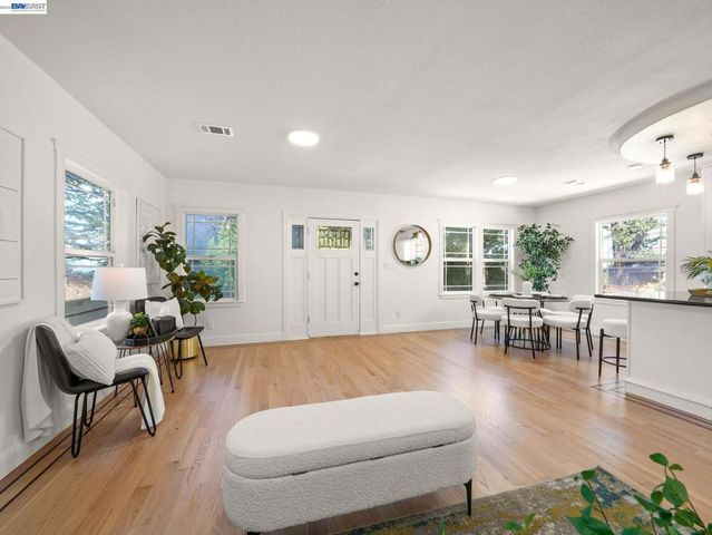 7974 Hillmont Drive, Oakland, CA 94605