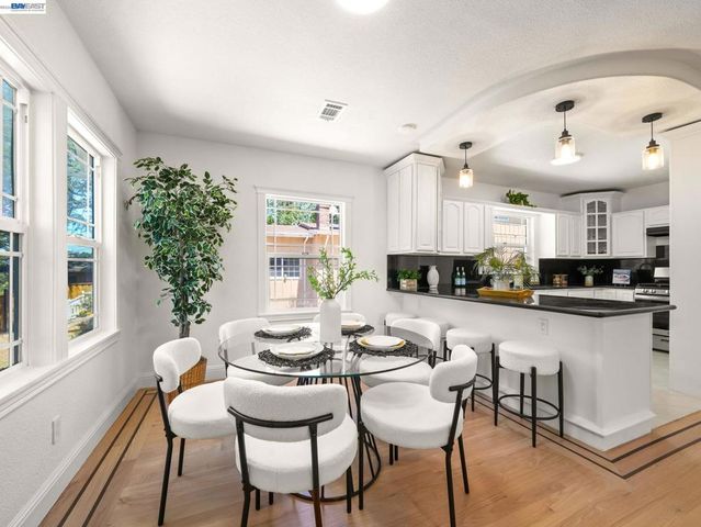 7974 Hillmont Drive, Oakland, CA 94605