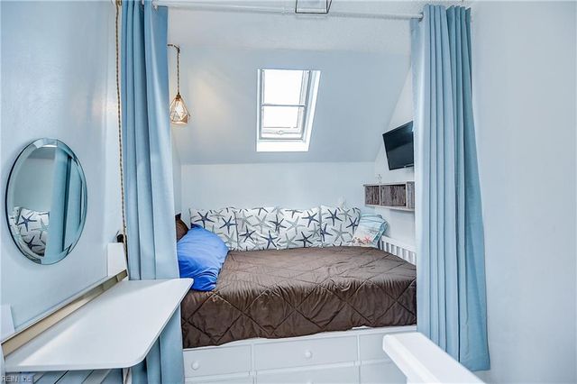 2328 Starfish RD, Virginia Beach, VA 23451