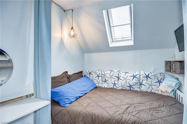 2328 Starfish RD, Virginia Beach, VA 23451