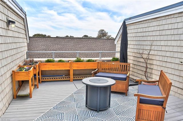 2328 Starfish RD, Virginia Beach, VA 23451