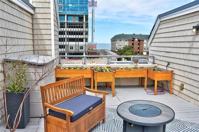 2328 Starfish RD, Virginia Beach, VA 23451