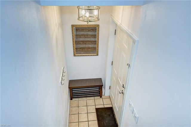 2328 Starfish RD, Virginia Beach, VA 23451