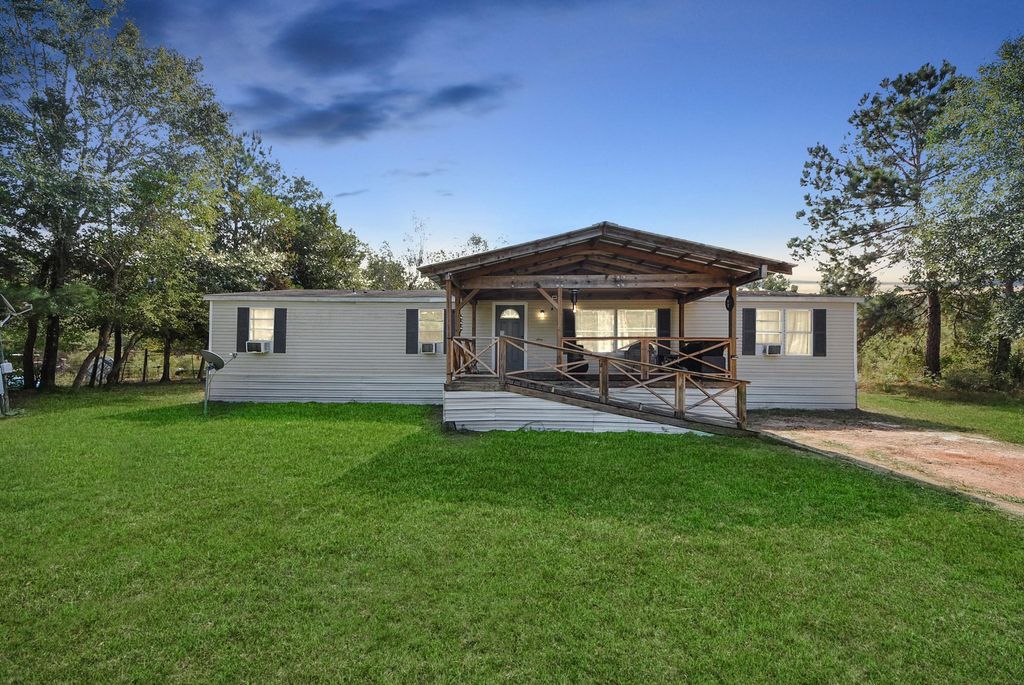 260 Kim Street, Shepherd, TX 77371