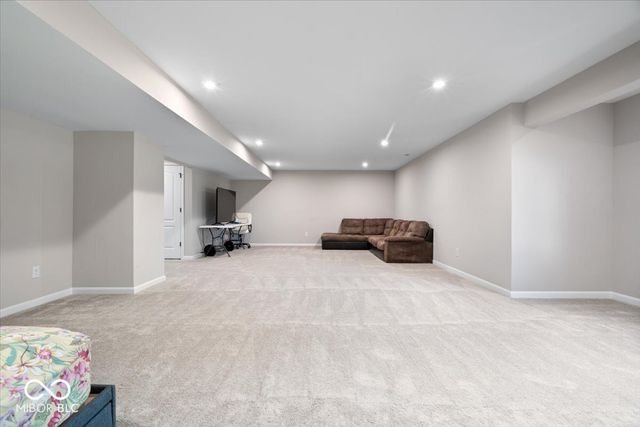 6210 Shallow Creek, Indianapolis, IN 46237
