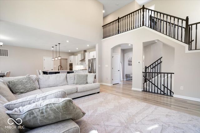 6210 Shallow Creek, Indianapolis, IN 46237