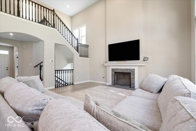 6210 Shallow Creek, Indianapolis, IN 46237