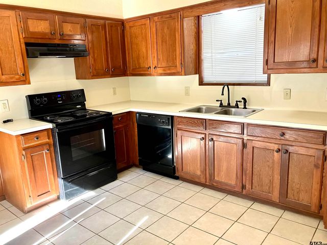 17080 Pennie Lane, Flint, TX 75762