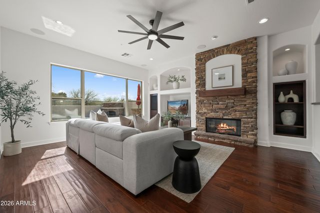 1725 W BURNSIDE Trail, Phoenix, AZ 85085