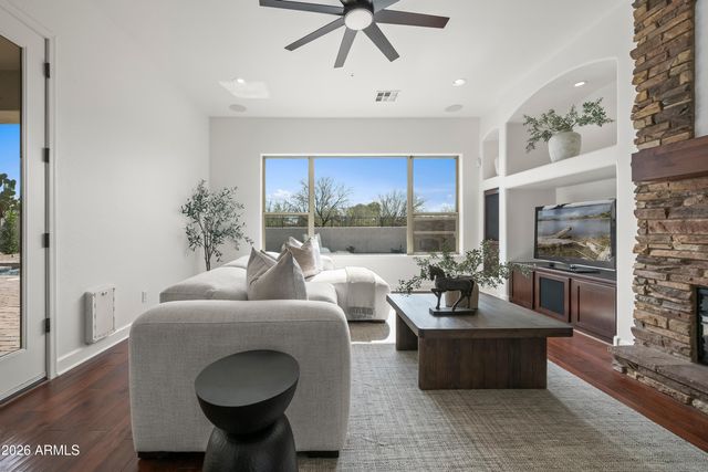 1725 W BURNSIDE Trail, Phoenix, AZ 85085