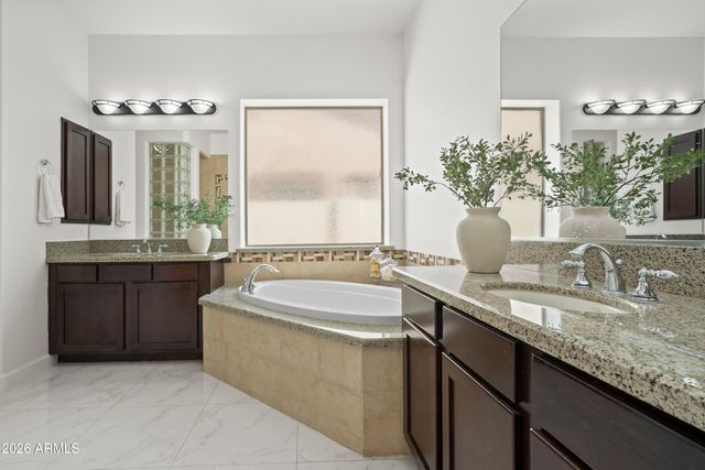 1725 W BURNSIDE Trail, Phoenix, AZ 85085