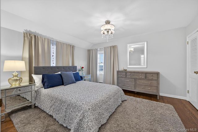 4 Colonial Court, Bay Shore, NY 11706